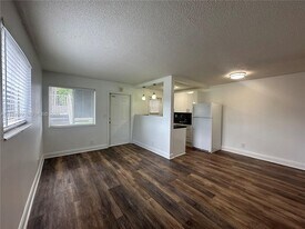 2325 Arthur St in Hollywood, FL - Building Photo