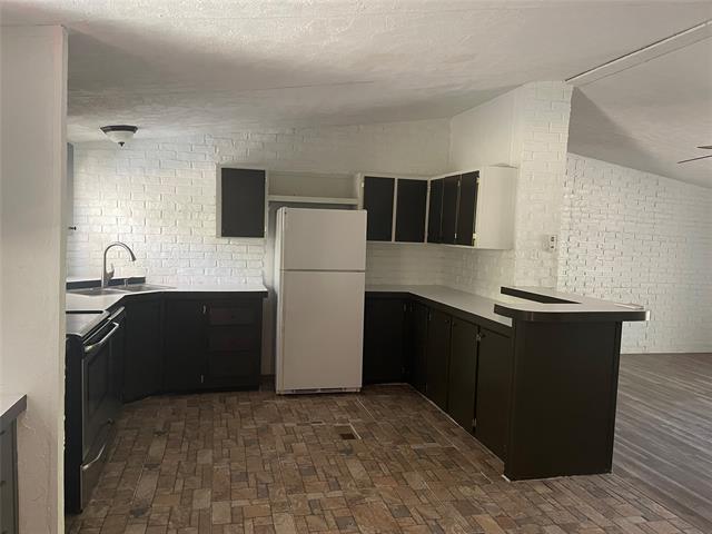 1395 Blackjack Rd in Valley View, TX - Building Photo - Building Photo