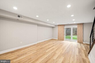 124 Hampstead Dr in Ambler, PA - Building Photo - Building Photo