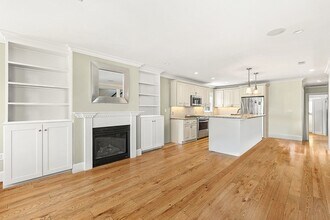 30 Middle St, Unit 2 in Boston, MA - Building Photo - Building Photo