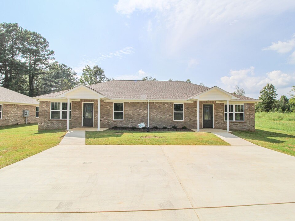 19827 Shady Acres Cir in Athens, AL - Foto de edificio