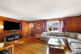 172 Lozier Terrace in River Edge, NJ - Foto de edificio - Building Photo