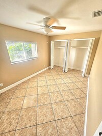 16 SE 16th Pl, Unit 2 in Cape Coral, FL - Building Photo - Building Photo