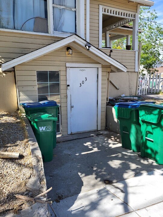305-305 W 11th St in Reno, NV - Building Photo