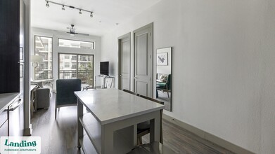 3030 Summer St in Houston, TX - Building Photo - Building Photo