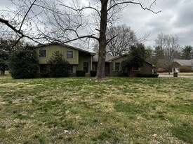 425 Jones Mill Rd in La Vergne, TN - Building Photo