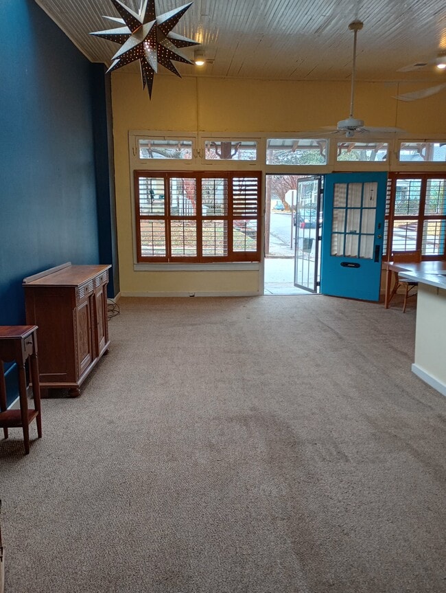 property at 610 S Cox St