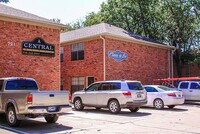 A Central Place in Denton, TX - Building Photo - Interior Photo