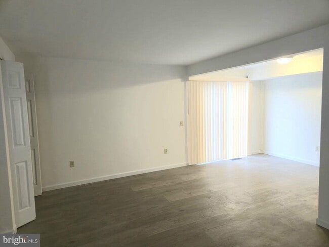 property at 82 Ewing Dr