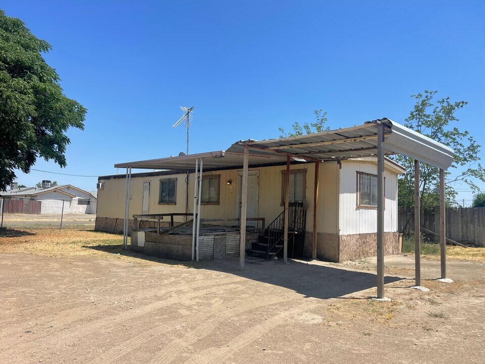 417 Sudan Ave in Buttonwillow, CA - Building Photo