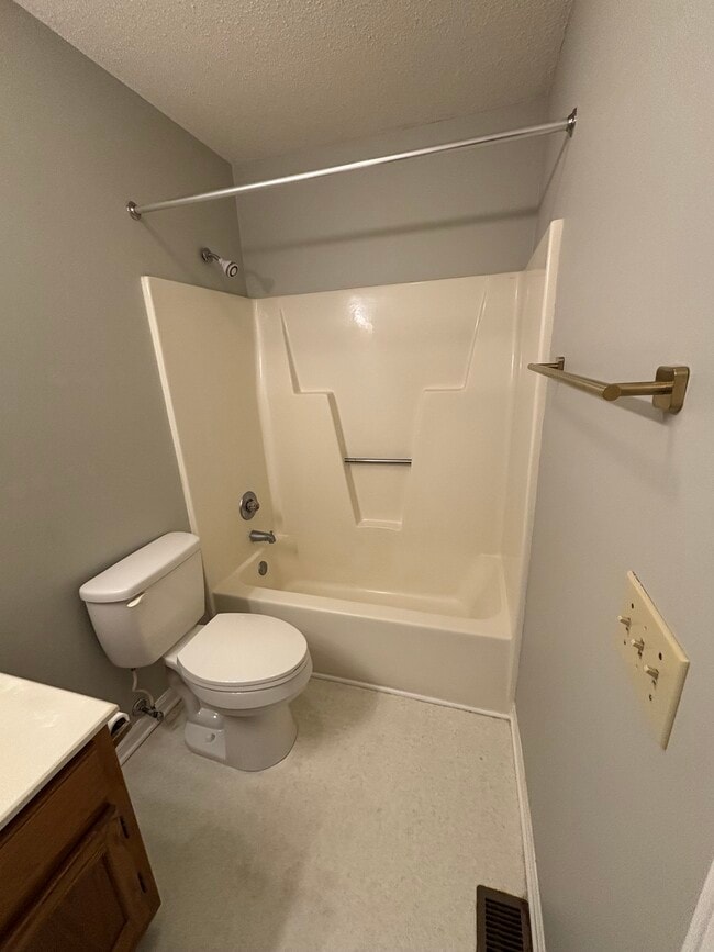 2701 Thackery Rd in Greenville, NC - Building Photo - Building Photo