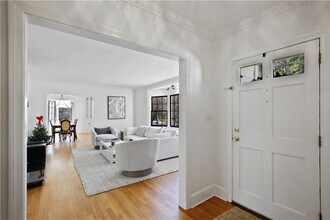 753 Woodward Way NW in Atlanta, GA - Building Photo - Building Photo
