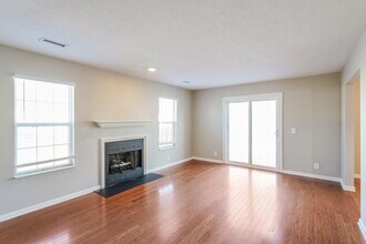 901 Bexhill Ct S in Nashville, TN - Foto de edificio - Building Photo