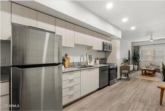 9275 N 29th Ave, Unit 1 in Phoenix, AZ - Building Photo - Building Photo