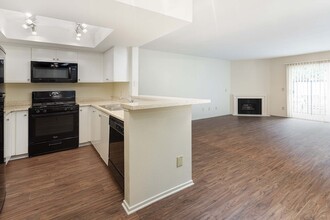 Fulton Gardens in Sherman Oaks, CA - Building Photo - Building Photo