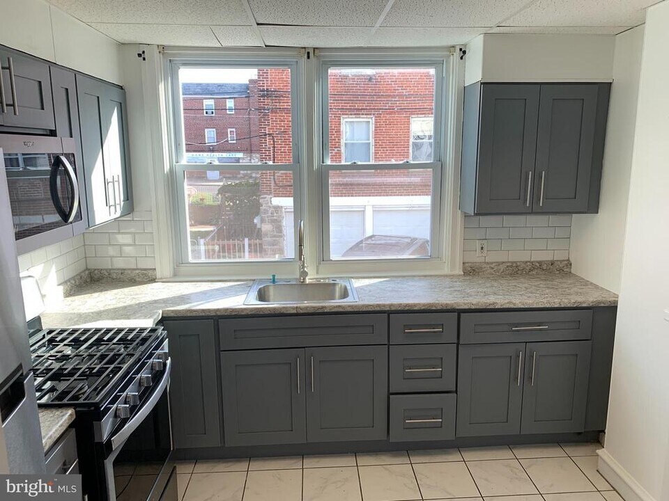 4135 Gilham St in Philadelphia, PA - Building Photo