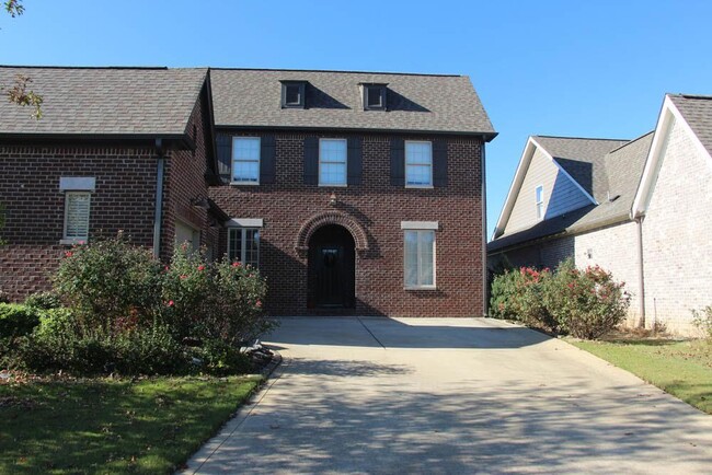 property at 5098 Park Side Cir