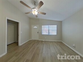 4930 44th Ave N in St. Petersburg, FL - Building Photo - Building Photo