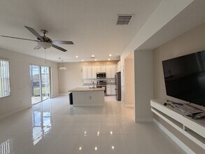 1112 Pine Ridge Dr in Davenport, FL - Building Photo - Building Photo