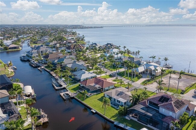 property at 5638 Riverside Dr