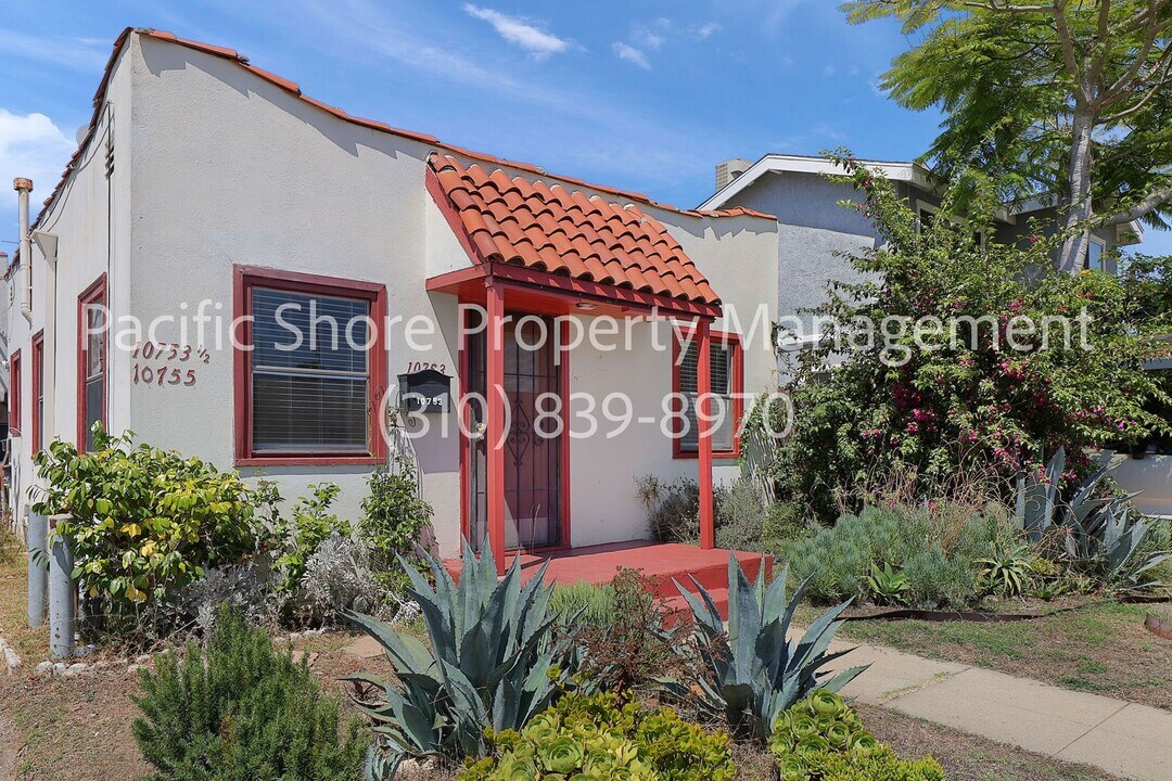 10753 Tabor St in Los Angeles, CA - Building Photo