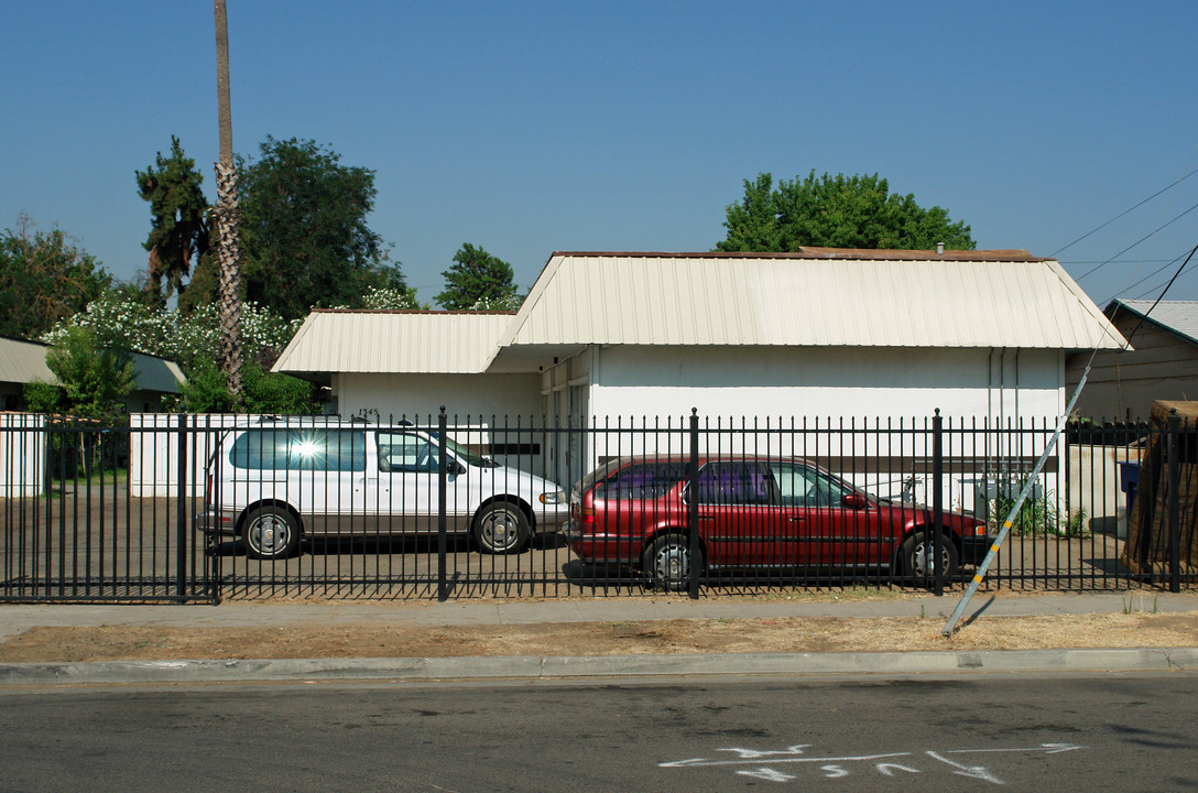 1345 N Rowell Ave in Fresno, CA - Building Photo