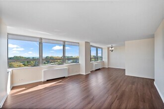 5701 N Sheridan Rd in Chicago, IL - Building Photo - Building Photo