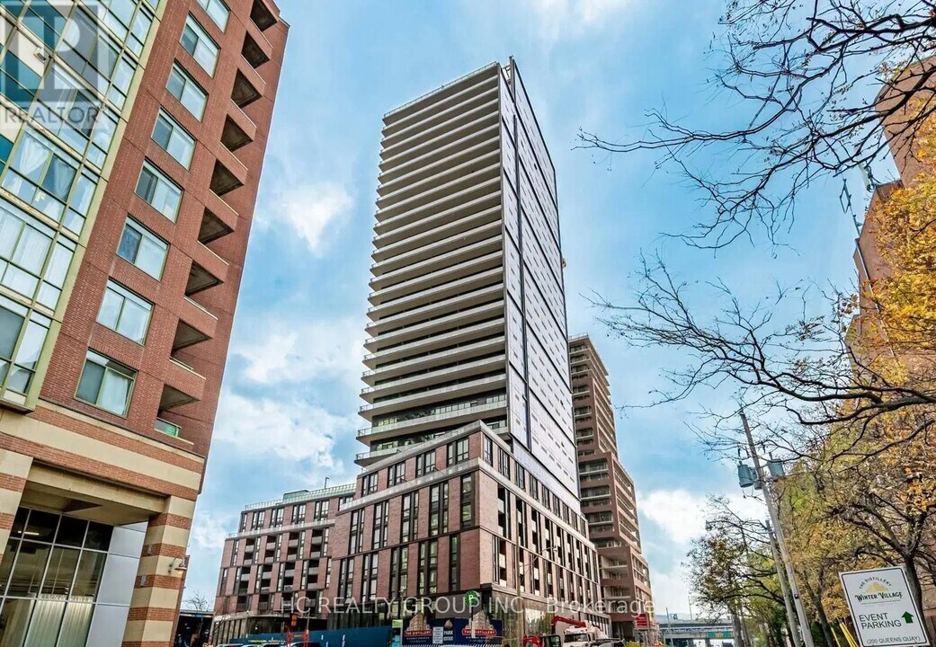 35 Parliament St in Toronto, ON - Building Photo