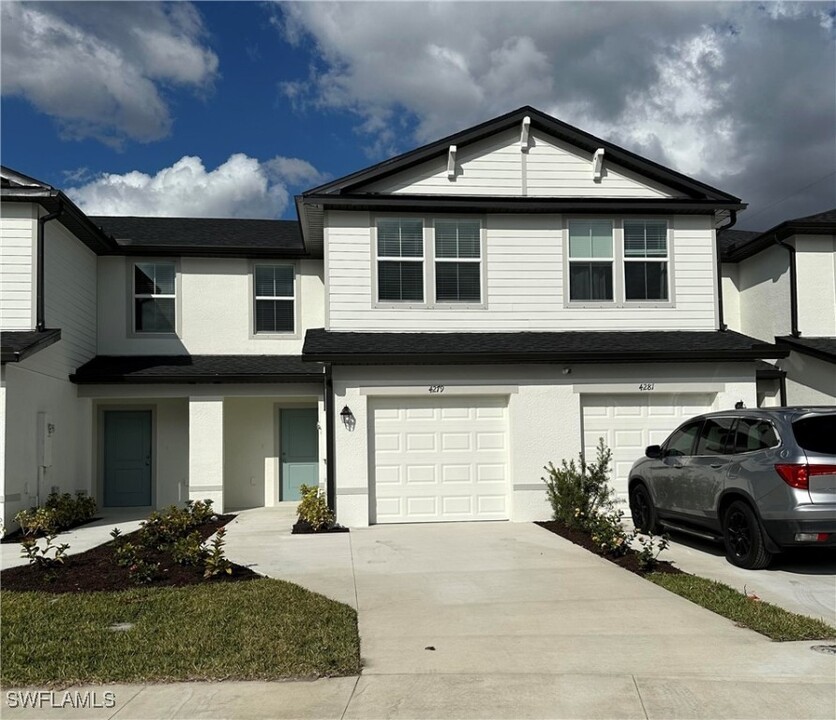 4279 Cirella Ct in North Fort Myers, FL - Building Photo