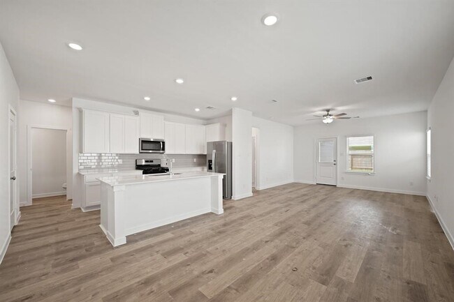 3930 Windy Whisper Dr in Brookshire, TX - Building Photo - Building Photo