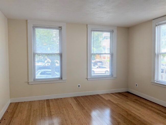 1102 Broadway, Unit 1 in Somerville, MA - Building Photo - Building Photo