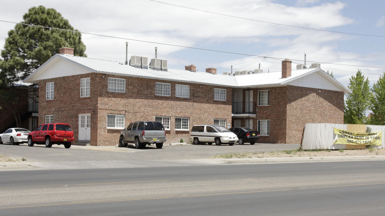 Country Club Apartments in Santa Fe, NM - Building Photo