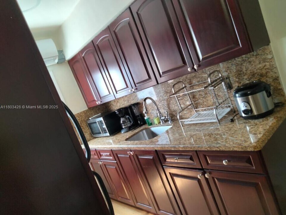 4015 Indian Creek Dr in Miami Beach, FL - Building Photo