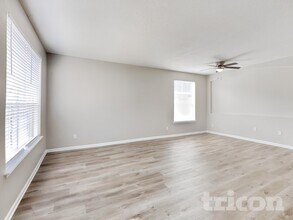 10818 Birchard Ln in Jacksonville, FL - Foto de edificio - Building Photo