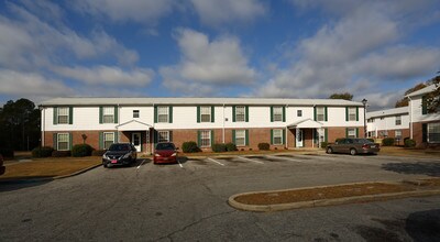 Columbia Garden Apartments in Columbia, SC - Building Photo - Building Photo