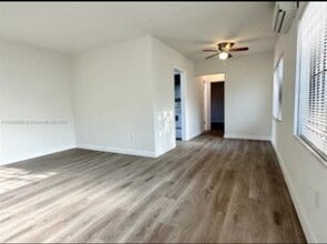 782 NW 52nd St, Unit 782 in Miami, FL - Building Photo - Building Photo