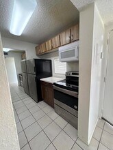 7860 NW 50th St, Unit 305 in Lauderhill, FL - Foto de edificio - Building Photo