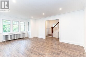 184 Lawrence Ave E in Toronto, ON - Building Photo - Building Photo
