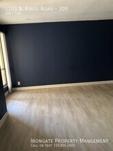 1203 Kings Rd in West Hollywood, CA - Building Photo - Building Photo