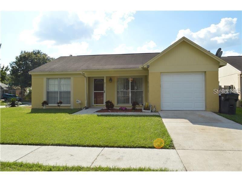 10002 Turkey Trot Pl in Tampa, FL - Building Photo