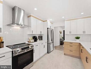 443 Valley Run Dr in Cherry Hill Township, NJ - Building Photo - Building Photo