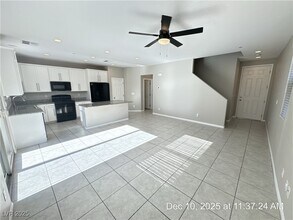 117 Destiny Orch Ct in Henderson, NV - Building Photo - Building Photo