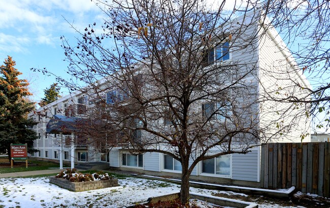 Mary Ann Manor in Edmonton, AB - Building Photo - Building Photo