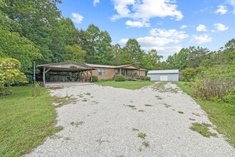 1345 Midway Rd in Crossville, TN - Building Photo - Building Photo