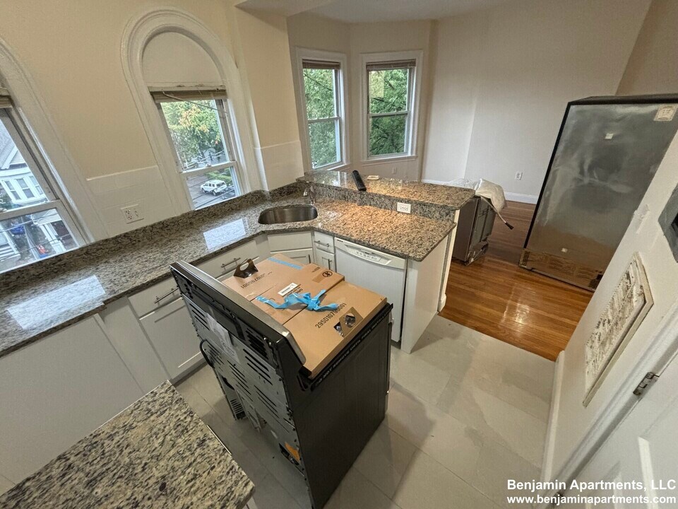 56 Ashford St, Unit 5 in Boston, MA - Foto de edificio