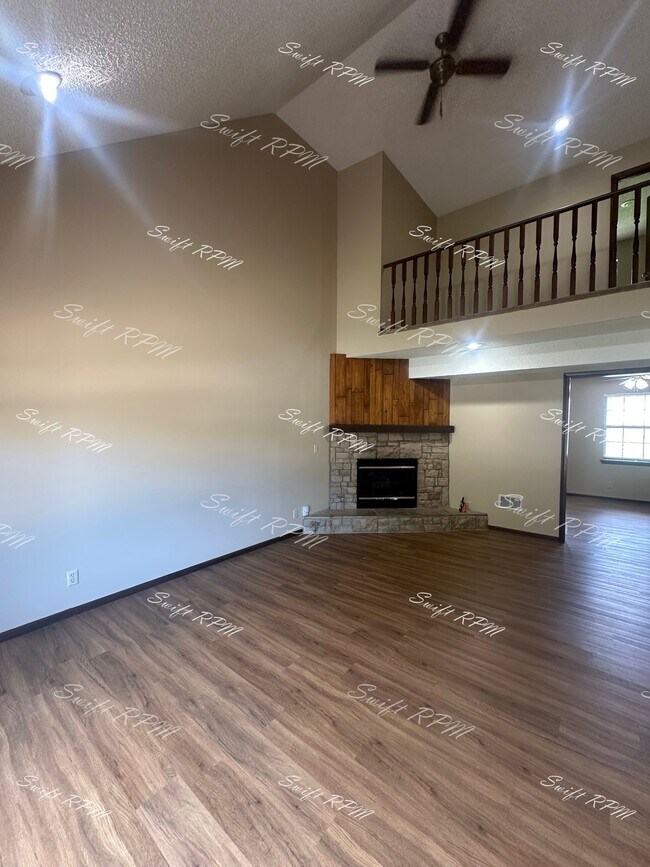 6704 W 150th St in Overland Park, KS - Building Photo - Building Photo