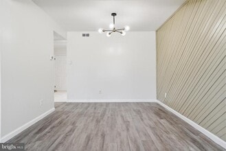 28 Melwood Ct in Sicklerville, NJ - Building Photo - Building Photo