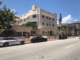 2730 Collins Ave in Miami Beach, FL - Building Photo