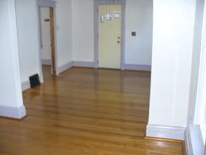 1629 12th Ave in Rockford, IL - Foto de edificio - Building Photo