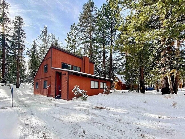 383 Canyon Blvd in Mammoth Lakes, CA - Foto de edificio - Building Photo